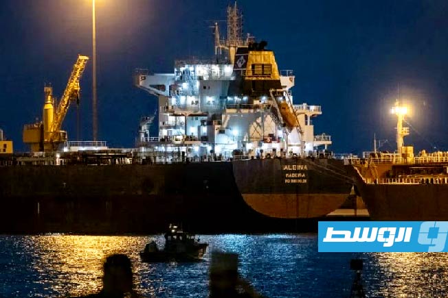 بالتخفي الرقمي وتزييف المواقع.. ناقلات تخادع الحصار الأميركي لمضيق هرمز