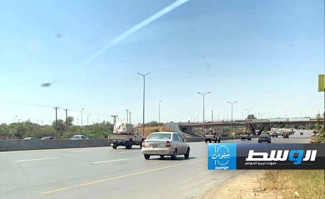 شهود عيان: اندلاع اشتباكات في طريق المطار بطرابلس