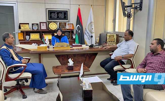 عميد بلدية العجيلات يقترح إنشاء مراكز للرعاية الاجتماعية بالمنطقة