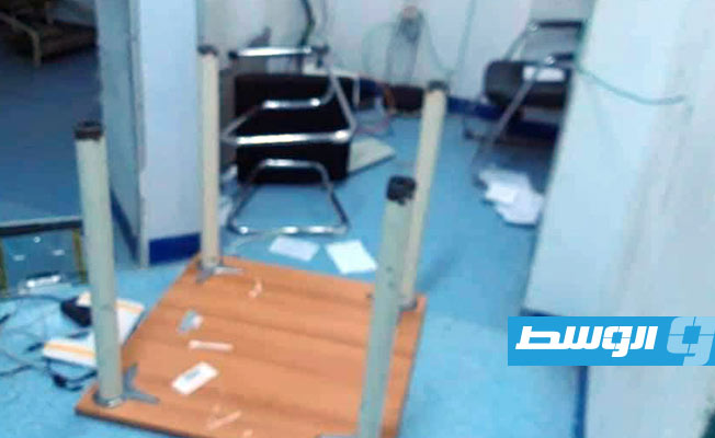مواطن يعتدي على قسم الإسعاف والطوارئ بمركز طبرق الطبي ويتلف جهاز أشعة