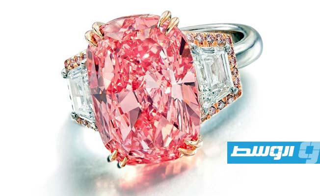 سعر قياسي جديد.. بيع ماسة وردية ب58 مليون دولار