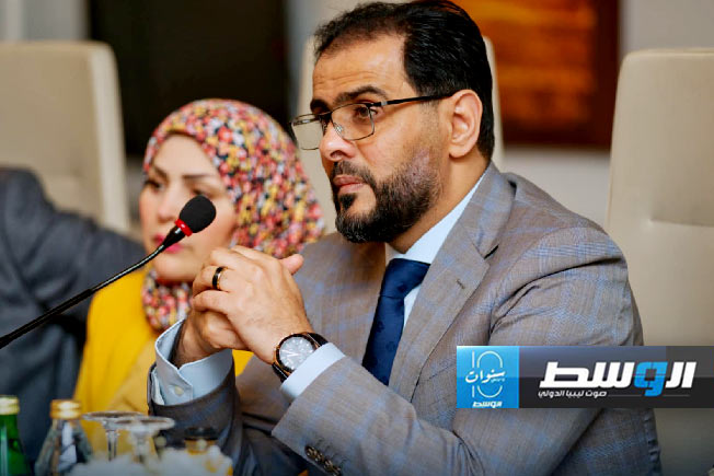 حماد يؤكد ضرورة إتاحة الفرصة للمرأة في جميع المناصب القيادية