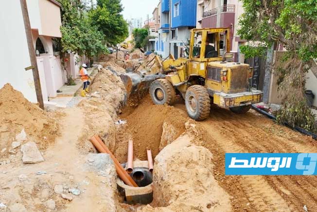 صور.. المرحلة الثانية من رصف طرق منطقة النوفليين