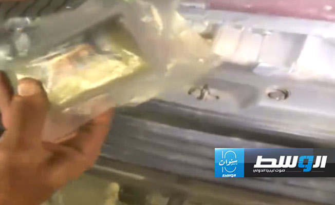 النيابة العامة تأمر بضبط المسؤول عن تهريب 878 قطعة حشيش