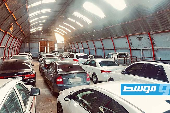 خلال يومين من حملة أمنية.. السيارات «المخالفة» تملأ مستودعات «مرور عين زارة» (صور)
