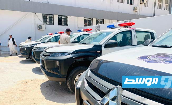 وزارة الداخلية تدعم مديرية أمن أجدابيا بـ10 سيارات جديدة
