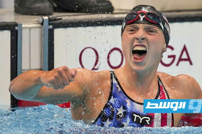 الأميركية كايتي ليديكي تحرز ذهبية 1500م حرة في بطولة العالم للسباحة