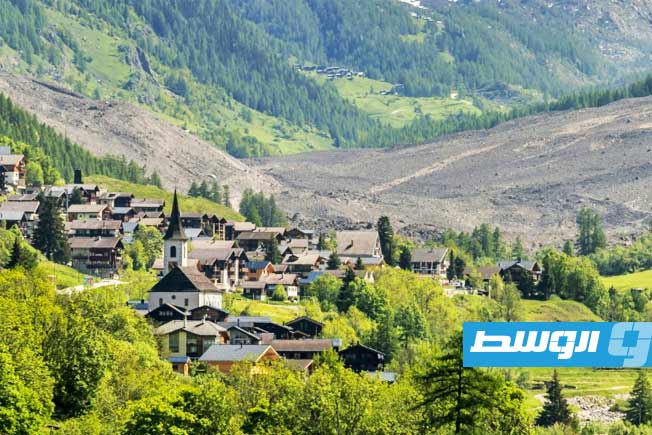 قلق في سويسرا من فيضانات محتملة بعد انهيار جبل جليدي