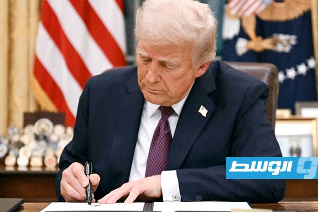 ترامب يعلن عن رسوم جمركية 25% على كل دولة تشتري النفط الفنزويلي