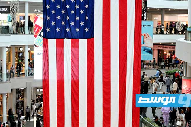 مبيعات التجزئة الأميركية تخالف توقعات نهاية العام وتبقى دون تغيير