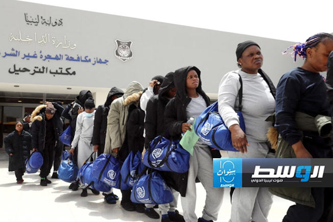 تقرير فرنسي: ليبيا تمارس «لعبة مزدوجة» مع الاتحاد الأوروبي في ملف الهجرة