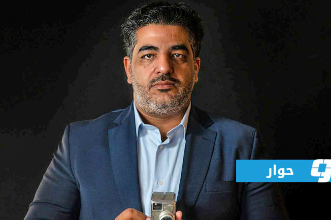 بين سرايا الماضي وحلم السينما: أسامة رزق مخرج يبني وطناً من صور
