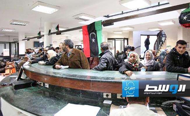 «المركزي»: توزيع 52.8 مليار دينار على المصارف الليبية خلال 10 أشهر