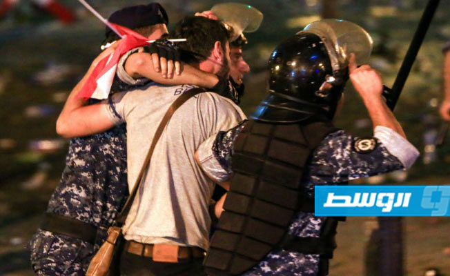 حشد جديد للتظاهرات في لبنان بعد تفريقها بالقوة ليلا