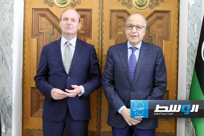 الكبير يبحث الاستعانة بهولندا في مشكلة المياه الجوفية بزليتن