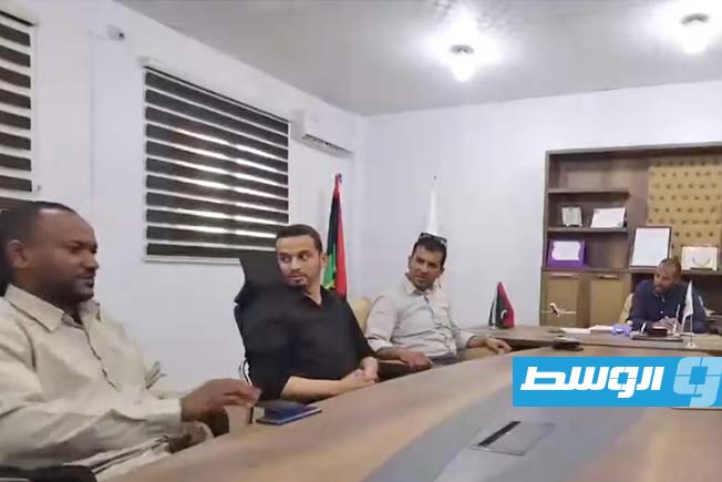مؤسسة النفط تعلن دعم العوينات ومنطقة إيسين بـ3 مبانٍ متنقلة وحافلة