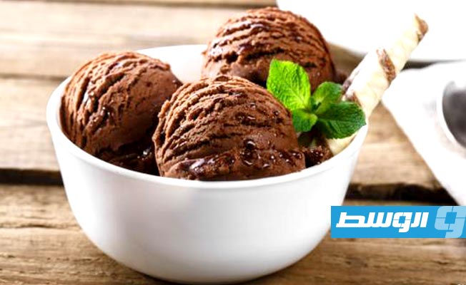 أيس كريم الكاكاو بصوص الشوكولاتة