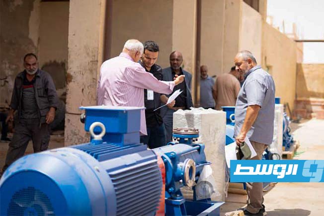 مؤسسة النفط تزود بلدية أجخرة بمضخات لحل أزمة نقص مياه الشرب