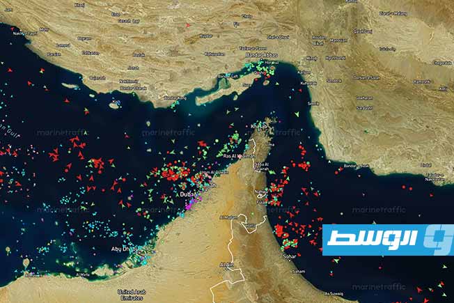 «رويترز»: سفينتان تجاريتان تبلغان عن إطلاق نار أثناء محاولة عبور مضيق هرمز
