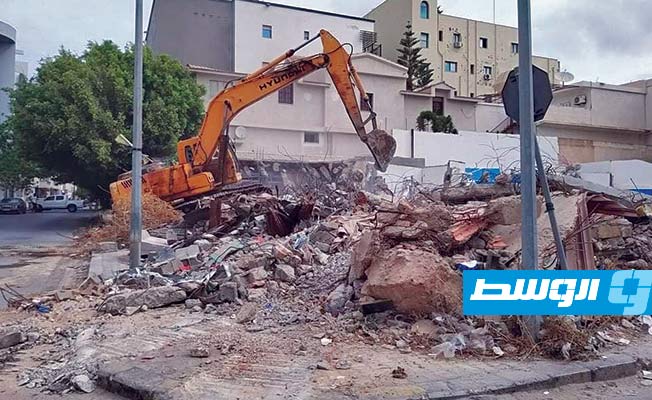 بالصور: إزالة محال مخالفة في طرابلس