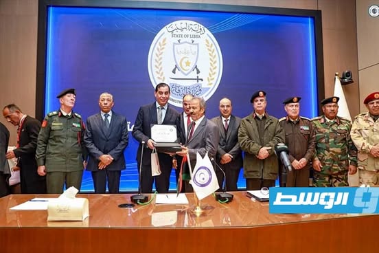 «هدية» من حفتر وصدام.. حكومة حماد تمنح أراضي للضباط المتقاعدين
