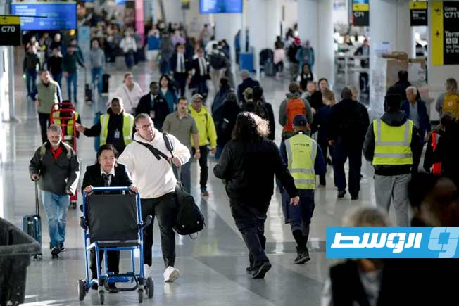 إدارة ترامب تعتزم مراجعة الإقامات الدائمة لأشخاص من 12 دولة