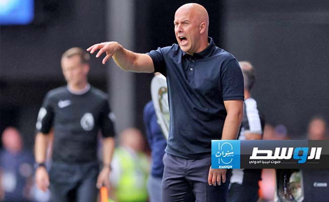سلوت يصدم محمد صلاح بتصريح عن «نجم الفريق»