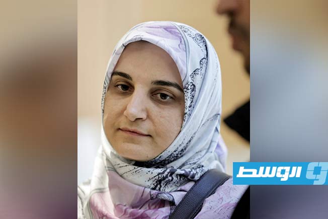 إيرانية كانت مسجونة في فرنسا تعود إلى بلدها