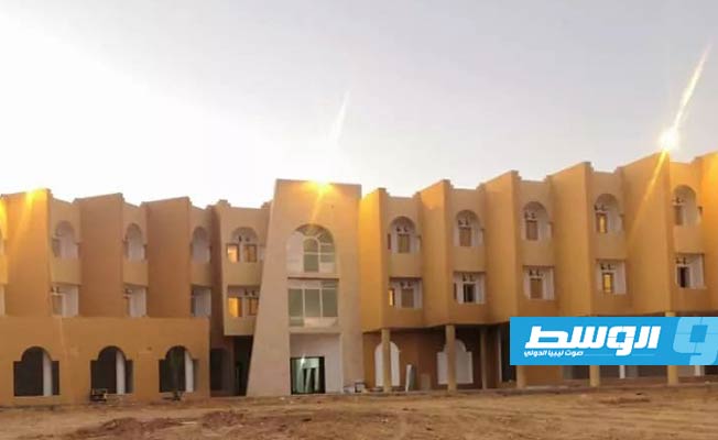 صيانة الفندق البلدي «أبوسليم» تمهيدًا لاستقبال عدد من الأسر النازحة