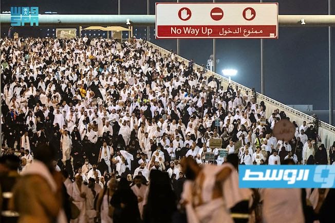 رمي الجمرات.. الحجاج يؤدون آخر المناسك في أول أيام عيد الأضحى