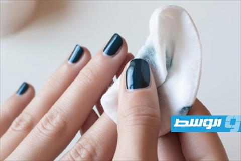 الخل وزيت الزيتون لإزالة طلاء الأظافر الجل