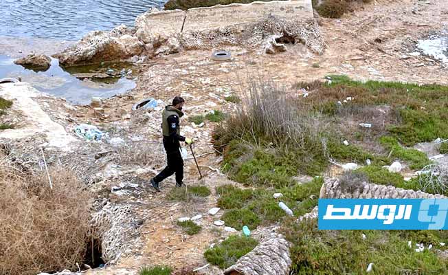 فريق تفكيك المتفجرات يمشِّط وادي كعام