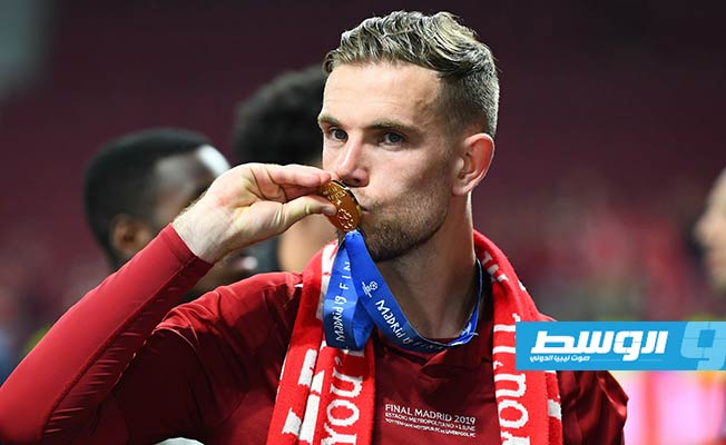 نجم ليفربول يفوز بجائزة أفضل لاعب إنجليزي في 2019