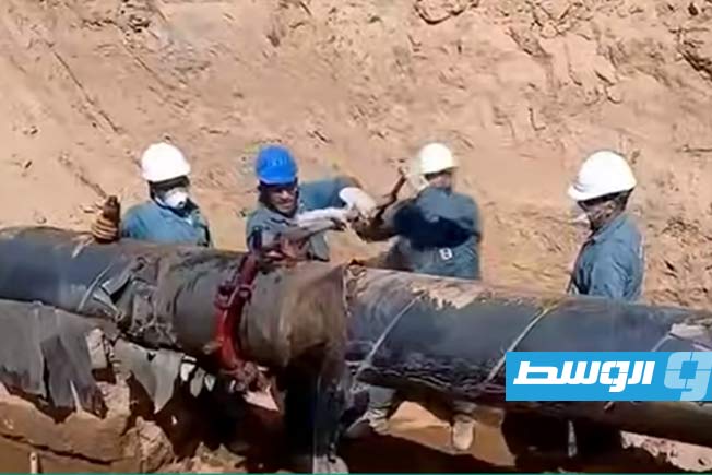 بدء إصلاح تسريب نفطي بين حقل الحمادة ومصفاة الزاوية