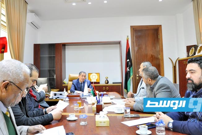 «الإسكان» تبحث ملف المباني القديمة والعشوائيات في حي الأندلس