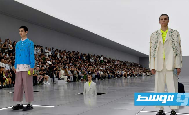 عرض أزياء لـ«ديور» بمشهدية تحاكي المستقبل