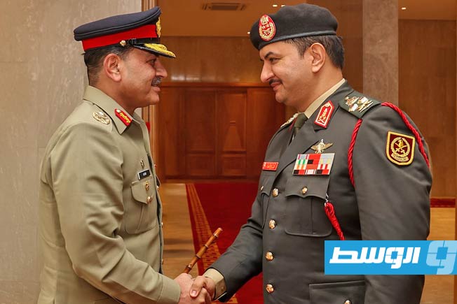 صدام حفتر يعقد اجتماعًا موسعًا مع قائد الجيش الباكستاني في بنغازي