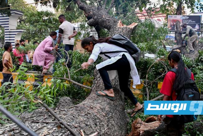 ارتفاع حصيلة العواصف في الهند إلى 111 قتيلا