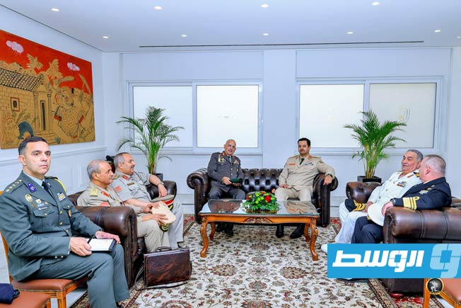 خالد حفتر يبحث في أثينا تعزيز التعاون العسكري مع اليونان