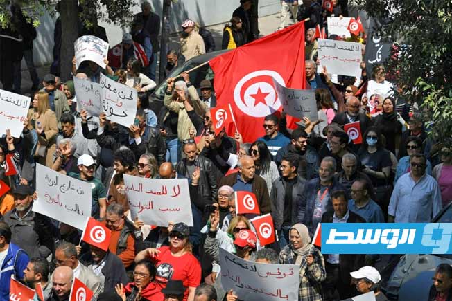 تظاهرات للمعارضة التونسية دفاعا عن «الحريات» وسط انقسامها
