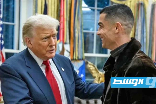 فيديو.. تعرف كيف لعب ترامب ورونالدو الكرة داخل المكتب البيضاوي