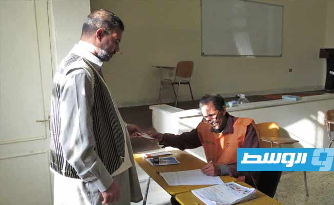تهوين فرنسي من تأجيل الانتخابات الليبية وتحذير من تحديين