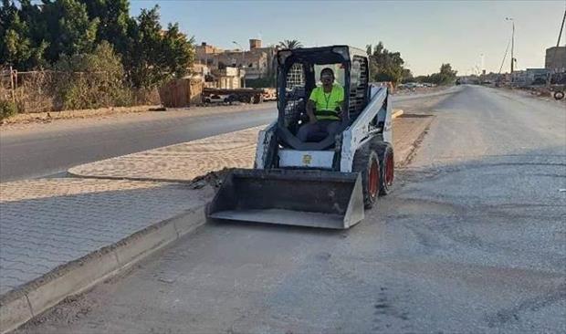 استمرار أعمال تمهيد الطرق في بنغازي