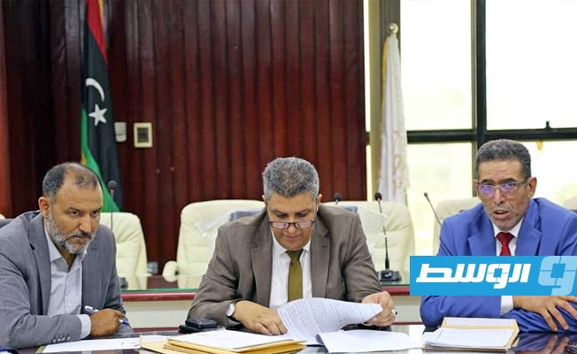 المقريف يشدد على إحالة المخالفين لقوانين ولوائح الامتحانات إلى التحقيق