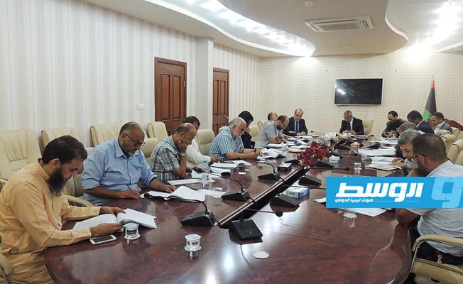 أزمة القمامة في طرابلس على رأس أجندة اجتماع الطاهر مع شركات النظافة