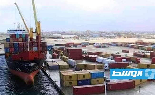 ميناء بنغازي يستقبل ثلاث سفن حاويات وعلى متنها 783 حاوية