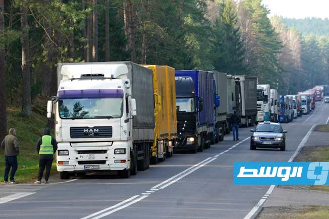 بولندا تعيد فتح معبرين حدوديين مع بيلاروسيا وسط مخاوف اقتصادية