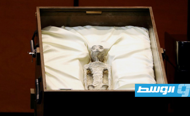 عرض مومياوين مفترضتين لكائنين فضائيين أمام البرلمان المكسيكي