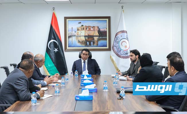 المنفي يناقش توحيد ووضع اللائحة الداخلية بمفوضية المجتمع المدني