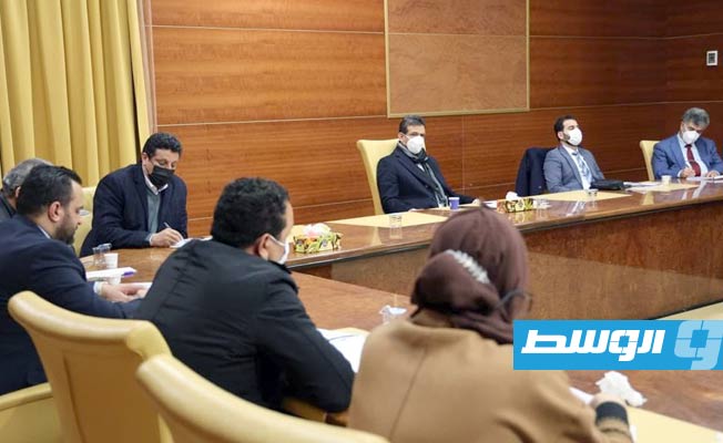 أبو جناح يباشر مهامه كوزير للصحة ويبحث خطة مواجهة «كورونا»
